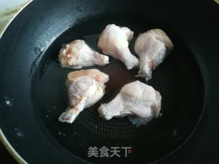鸡翅根炖土豆的做法步骤：2