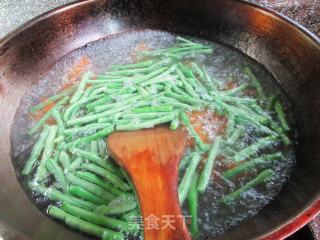 牛肚炒豇豆的做法步骤：2
