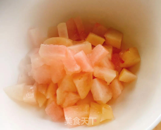 甜滋滋冰冰凉的高颜值仙桃奶冻~的做法步骤：1