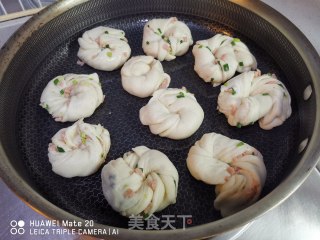 葱油饼的做法步骤：12