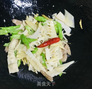 猪肝炒笋的做法步骤：8