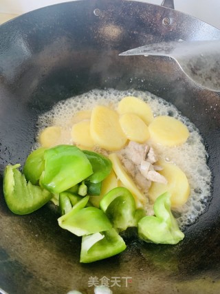 甜椒土豆炒肉片的做法步骤：16