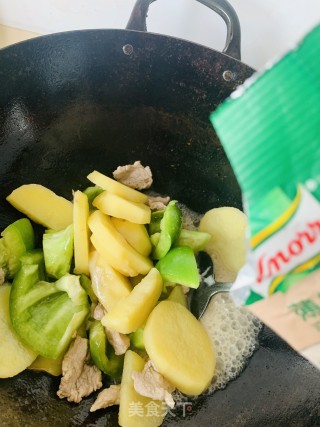 甜椒土豆炒肉片的做法步骤：17