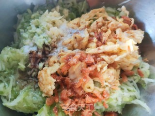 西葫芦鸡蛋水饺的做法步骤：8