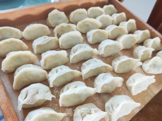 西葫芦鸡蛋水饺的做法步骤：10