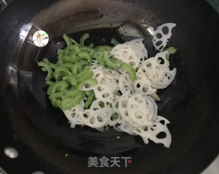 苦瓜炒藕片的做法步骤：10