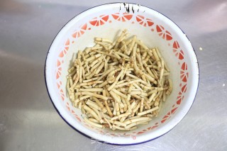 凉拌折耳根的做法步骤：2