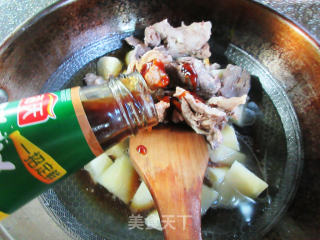 土豆烧牛肉的做法步骤：7