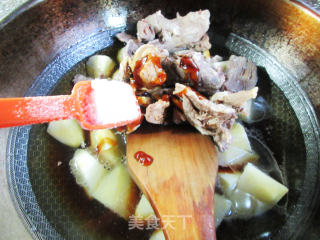 土豆烧牛肉的做法步骤：8