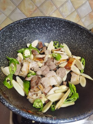 子姜炒回锅肉的做法步骤：10