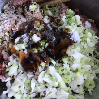 白菜牛肉煎包的做法步骤：4