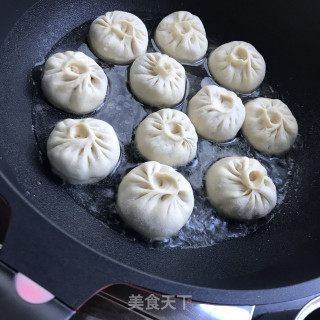白菜牛肉煎包的做法步骤：11