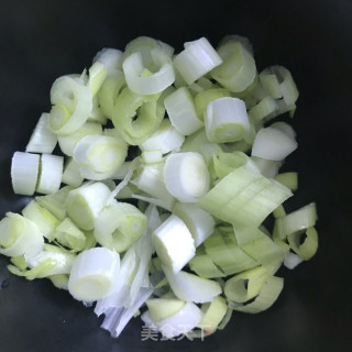 胡萝卜腊肠炒米的做法步骤：3