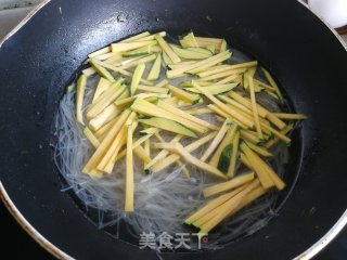 南瓜丝鸡蛋面的做法步骤：7