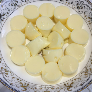 虾仁蒸玉子豆腐的做法步骤：2