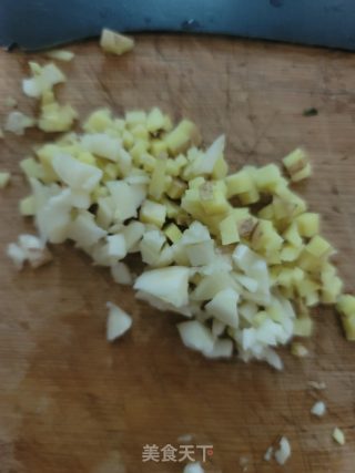 榨菜蒸鲳鱼的做法步骤：3