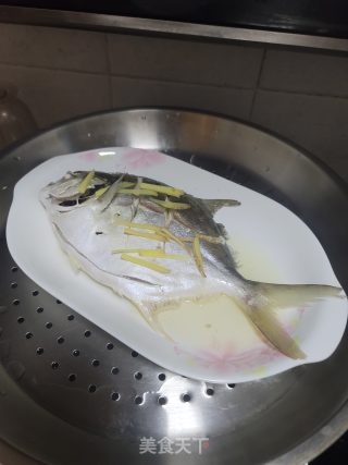 榨菜蒸鲳鱼的做法步骤：5