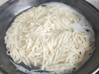 西红柿虾仁打卤面的做法步骤：23