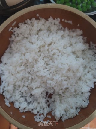 豌豆蛋炒饭的做法步骤：4