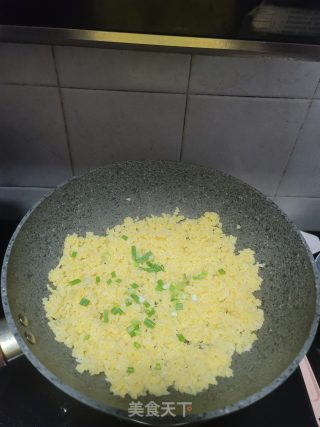 豌豆蛋炒饭的做法步骤：10