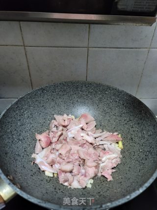 猪脷焖腐竹的做法步骤：4
