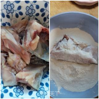 大鱼头焖腐竹的做法步骤：3