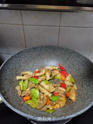 青红椒炒猪头皮的做法步骤：7
