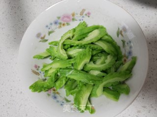 苦瓜洋葱拌木耳的做法步骤：3