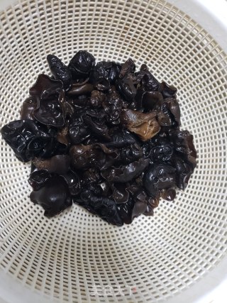 苦瓜洋葱拌木耳的做法步骤：5
