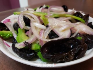 苦瓜洋葱拌木耳的做法步骤：10