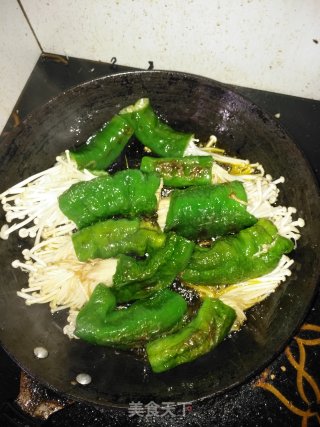 消脂好吃：青椒金针菇的做法步骤：11