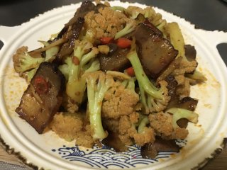 腊肉炒花菜的做法步骤：10
