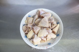 红烧鸡翅土豆的做法步骤：2