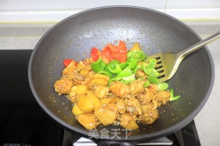 红烧鸡翅土豆的做法步骤：9
