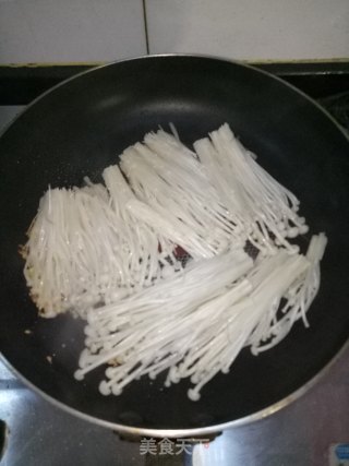 香煎金针菇的做法步骤：3
