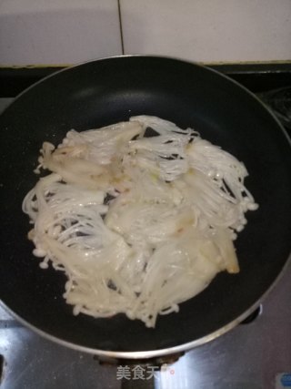 香煎金针菇的做法步骤：4