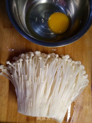 茄汁金针菇的做法步骤：1