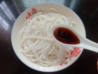 凉拌米粉的做法步骤：3