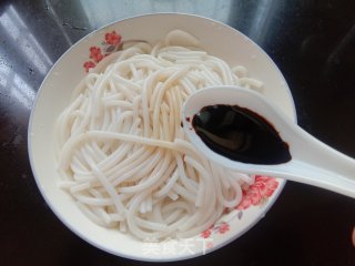 凉拌米粉的做法步骤：4