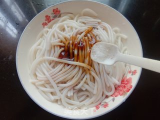 凉拌米粉的做法步骤：7