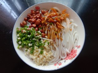 凉拌米粉的做法步骤：8