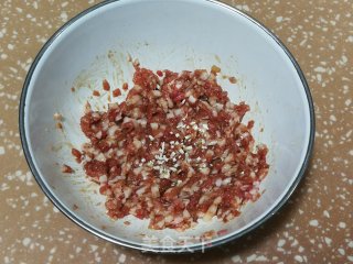 猪肉冬瓜包子的做法步骤：2
