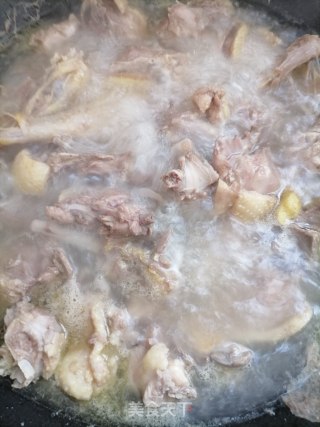 红烧鹅肉的做法步骤：2