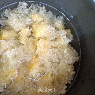 麦片龙果银耳露的做法步骤：3