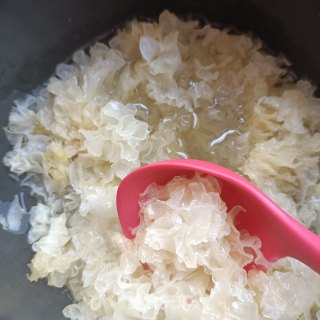 麦片龙果银耳露的做法步骤：6