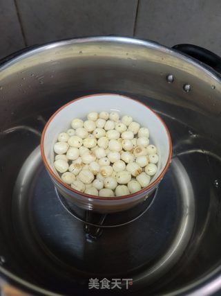 炼奶拌冰莲子的做法步骤：3