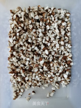 豆干香菇酱的做法步骤：1