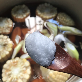 玉米排骨汤的做法步骤：8