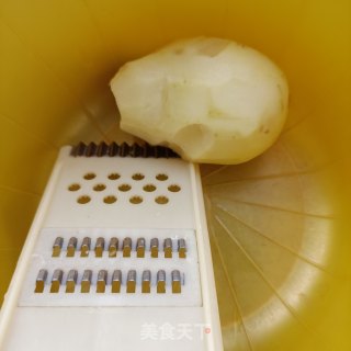 韭菜苔炒土豆丝的做法步骤：1