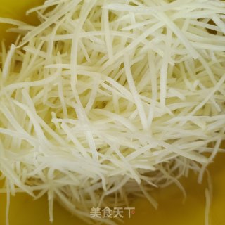 韭菜苔炒土豆丝的做法步骤：3